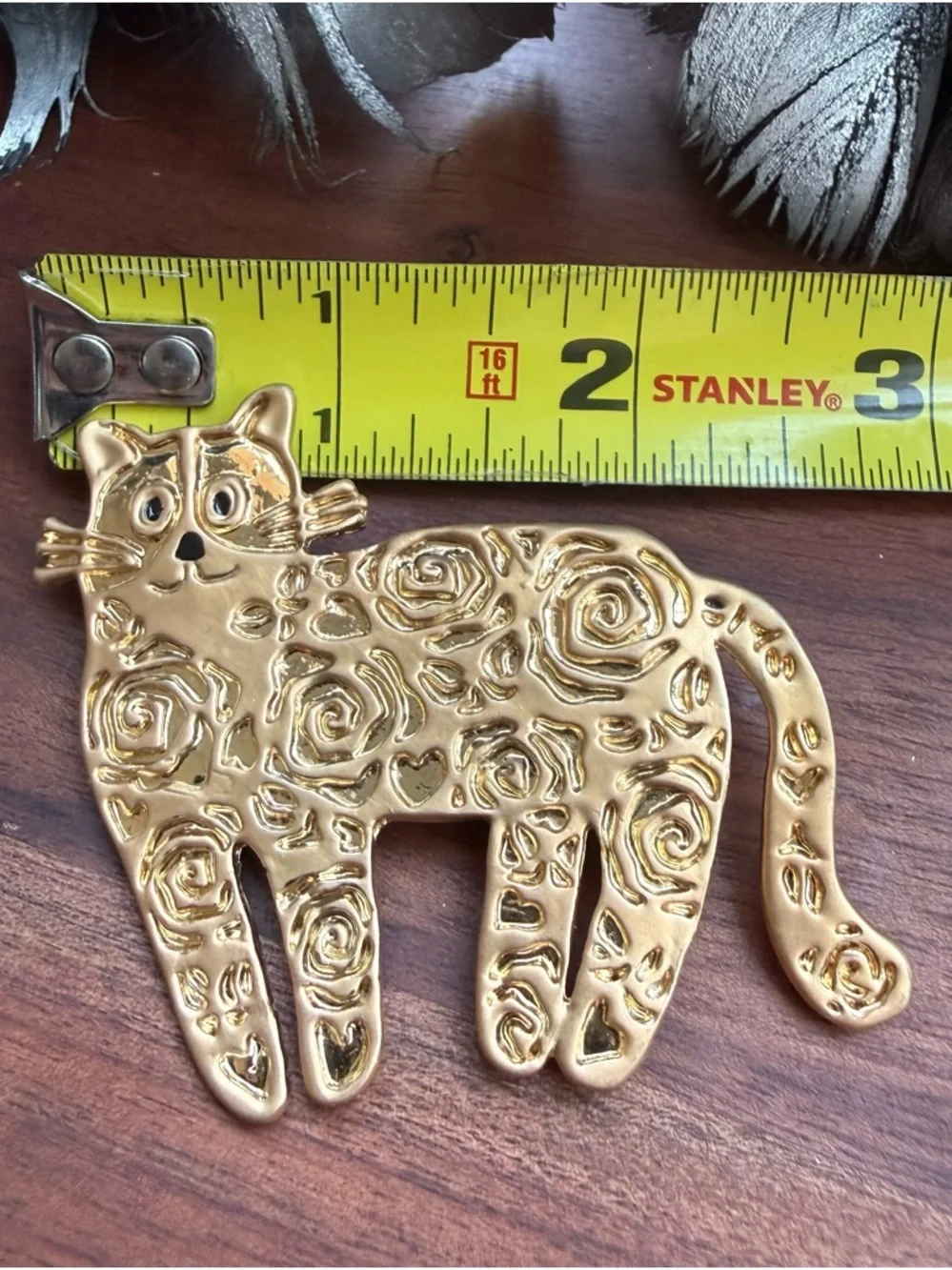 Vintage Unsigned Lancôme Paris Gold-tone Cut Out Rose Pattern Cat Brooch
Rare - Picture 10 of 10